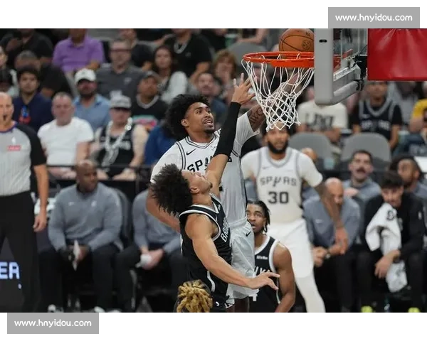 19 岁破 79 年纪录!马刺榜眼哈珀:替补席藏不住的珍宝 19 岁破 79 年纪录!马刺榜眼哈珀:替补席藏不住的珍宝