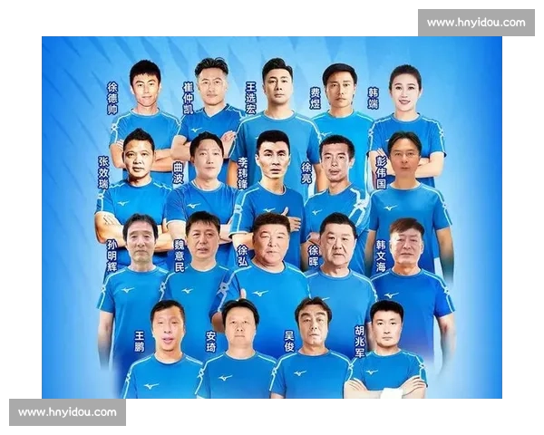 绿茵忆当年!大连名宿 32 香港明星队,齐秦梭鱼湾唱醉冬夜 绿茵忆当年!大连名宿 32 香港明星队,齐秦梭鱼湾唱醉冬夜