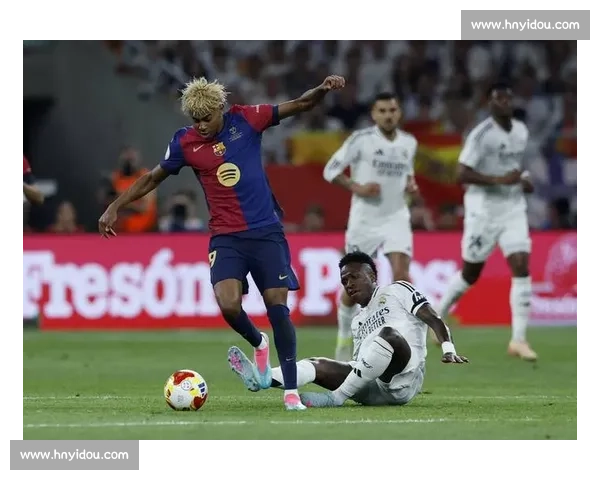 巴萨 9000 万巨星显担当!皇马老乡动怒,他挺身护住亚马尔 巴萨 9000 万巨星显担当!皇马老乡动怒,他挺身护住亚马尔