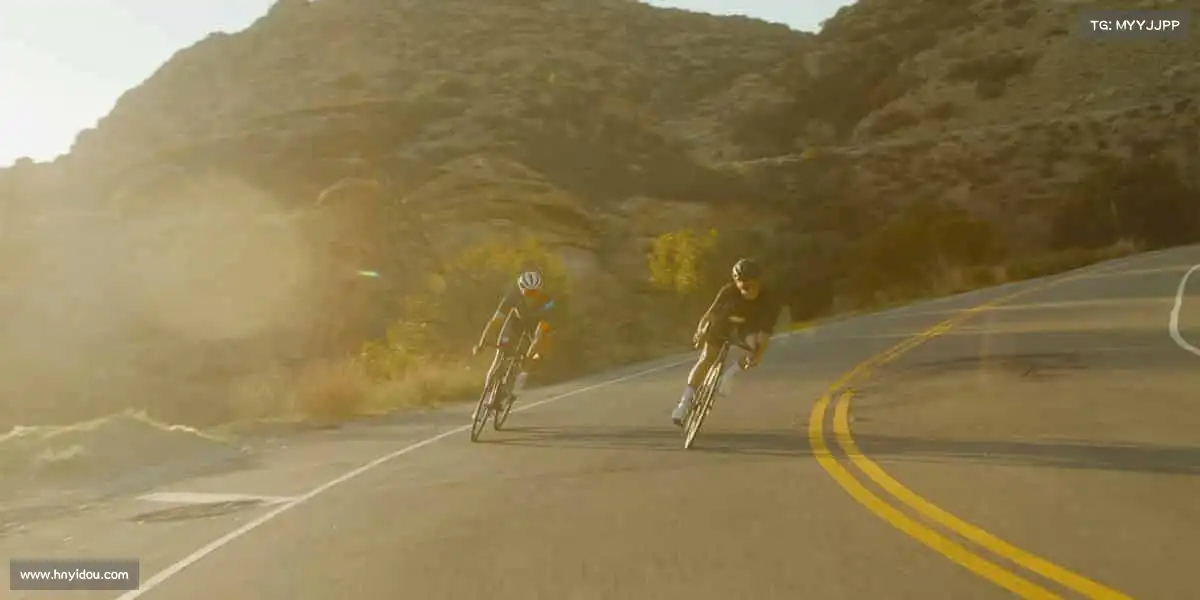 <strong>易游</strong>🚴‍♂️风在耳边，路在脚下，骑行追光的人，永远自带光芒！